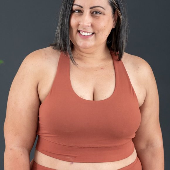 Rae Mode Nonstop Full Size Cutout Detail Sports Bra - Picture 7 of 10